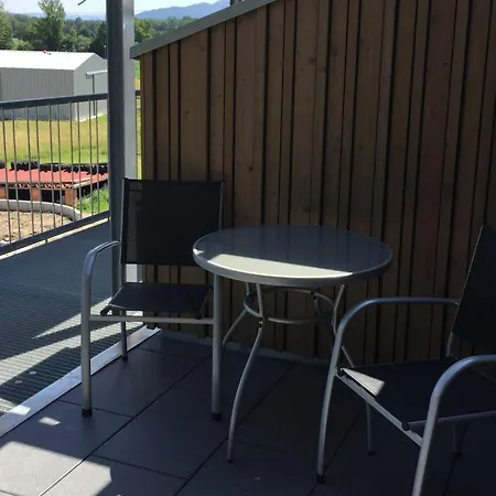 Ferien- Und Winzerhof Simon Appartement *