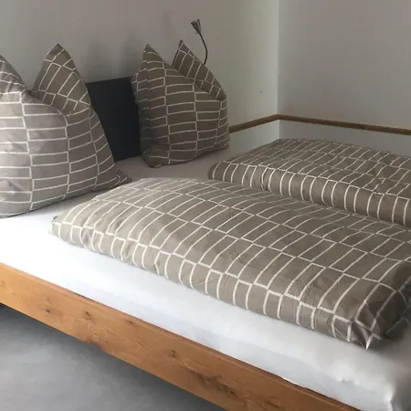 Ferien- Und Winzerhof Simon Apartament *